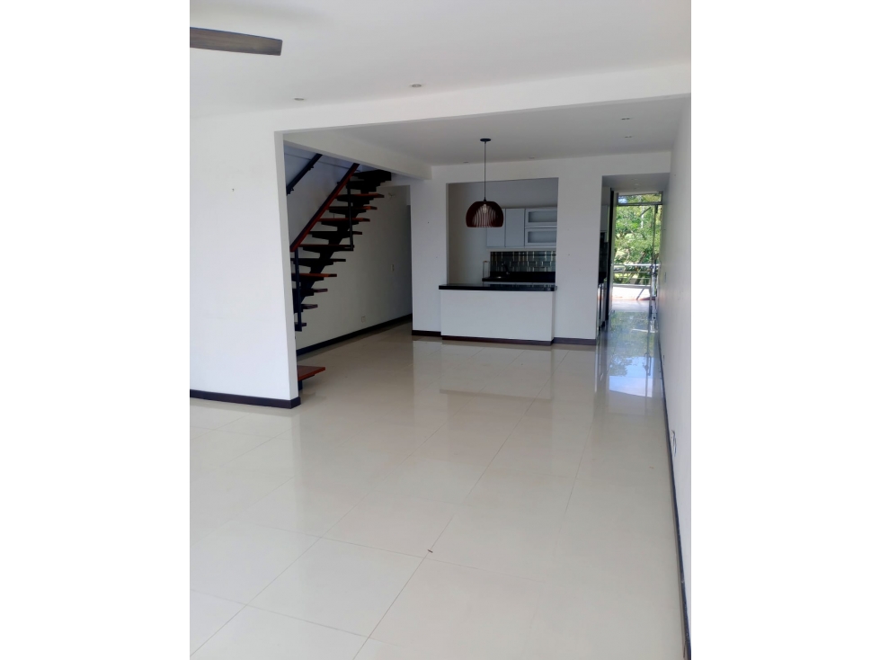 Venta de apartamento dúplex en Cerritos — foto 4