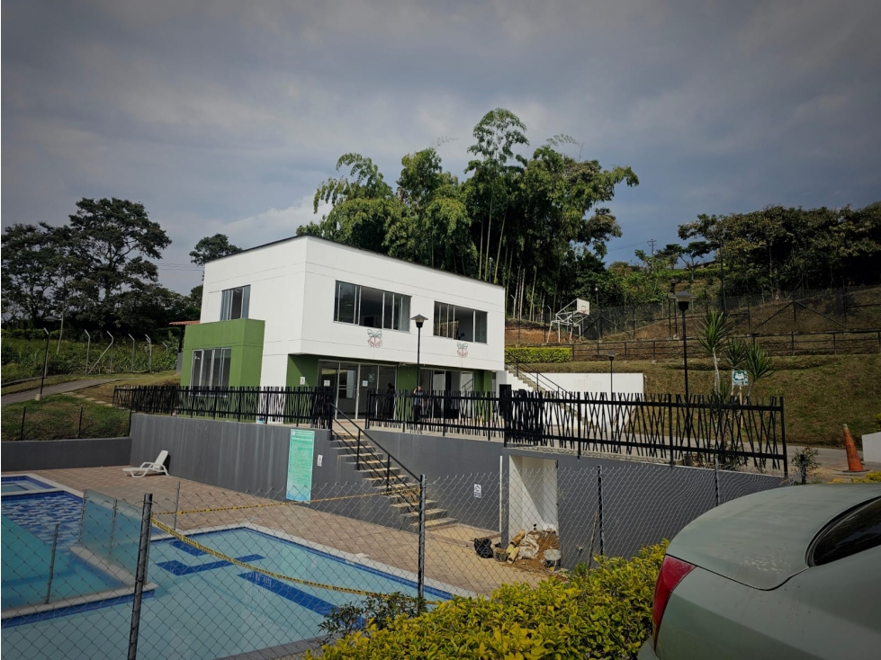 Se Vende Casa en Las Violetas, Dosquebradas