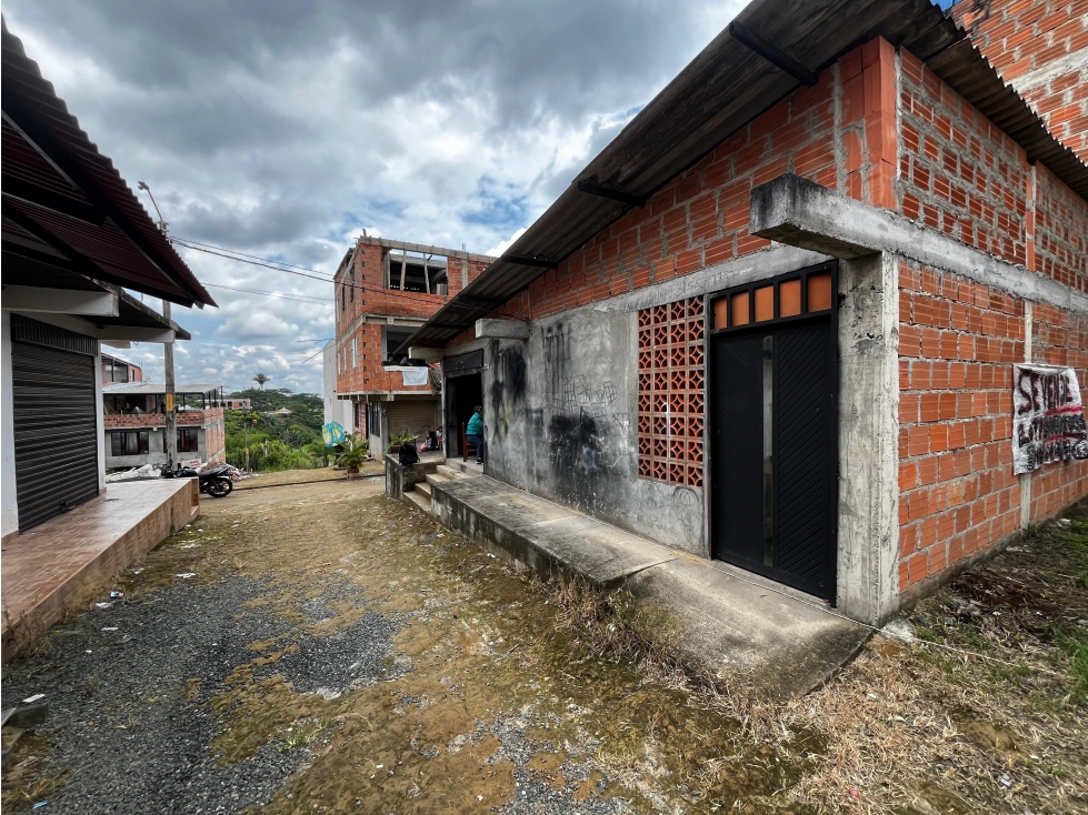 Se vende casa lote con proyección comercial en el sector de Condina