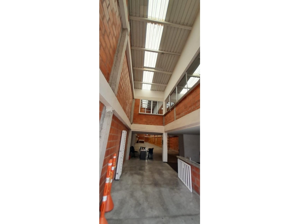 Bodega en Venta Zona Comercial de Tuluá, Barrio Tomás Uribe - 5