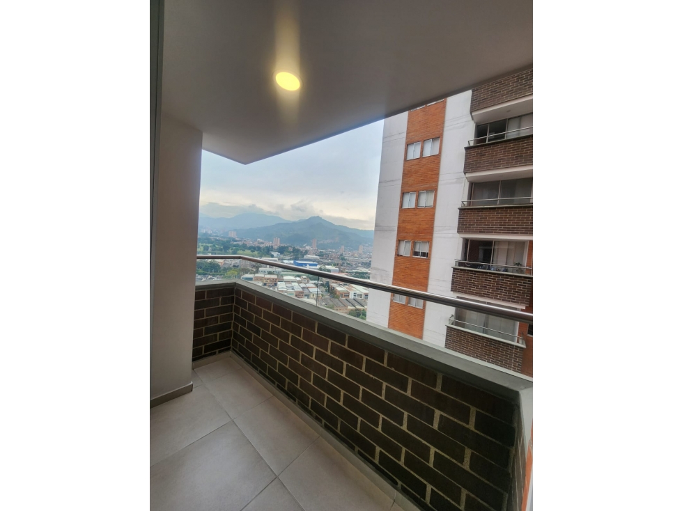 Venta Apartamento sabaneta a dos cuadras del parque negociable — foto 4