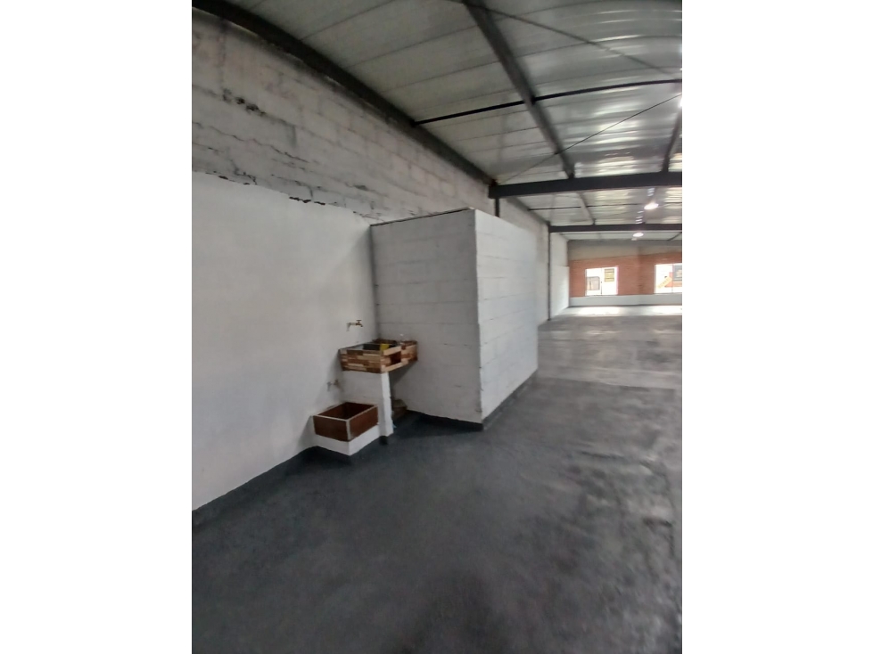 Bodega para arriendo Cristo rey Guayabal Medellín — foto 3