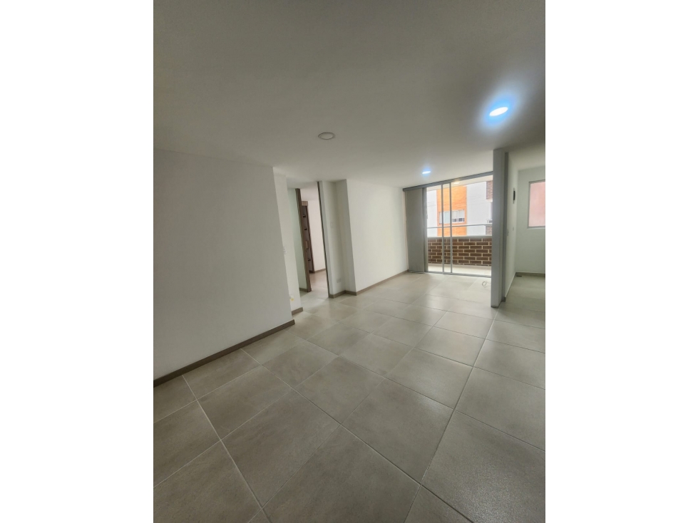 Venta Apartamento sabaneta a dos cuadras del parque negociable — foto 3