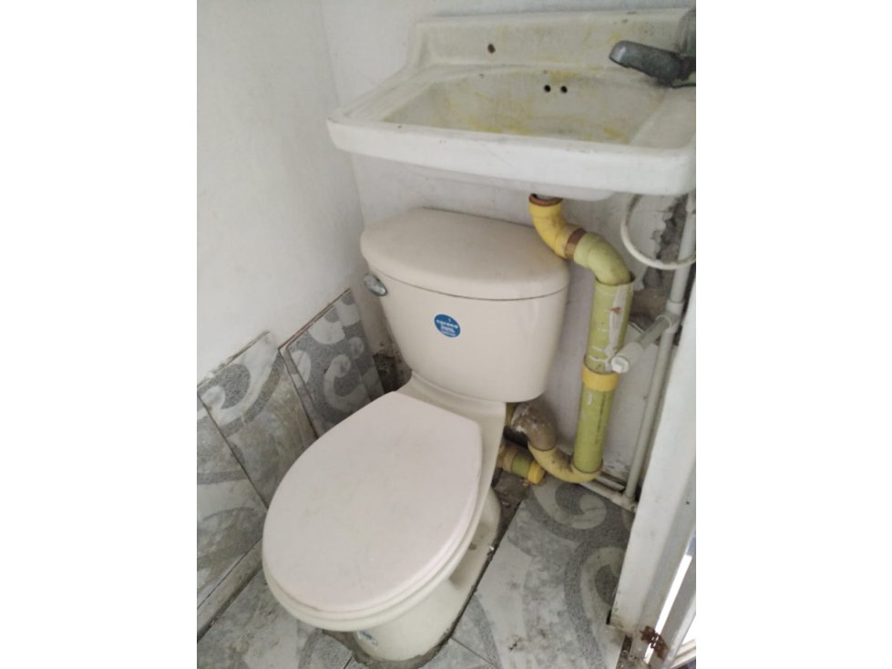 ARRIENDO DE LOCAL-CARTAGENA- EL LIBANO - 2