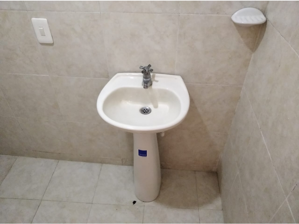 ARRIENDO DE LOCAL-CARTAGENA-AV CONSULADO - 2