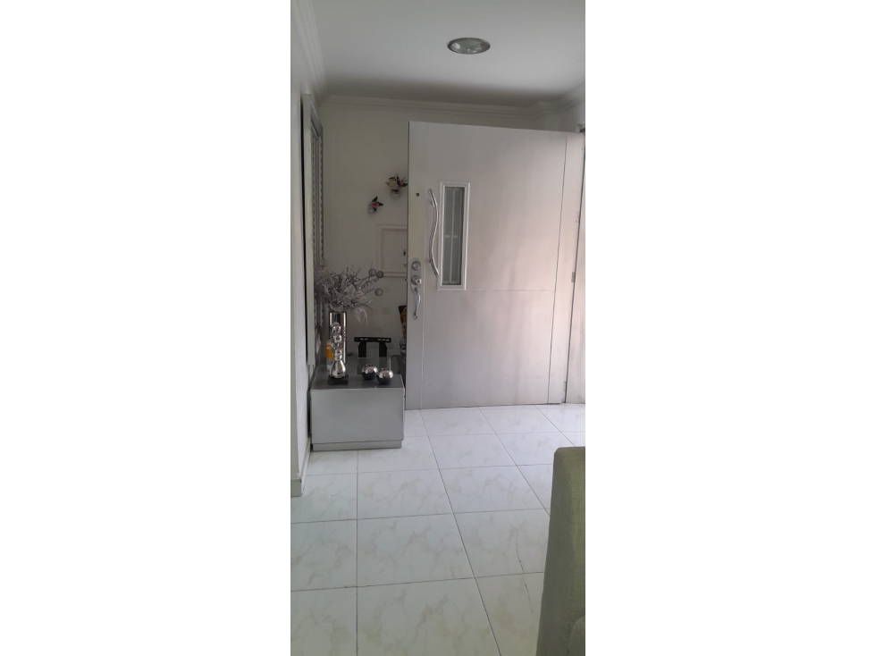 SE VENDE CASA DE 3 PISOS CONTADORA — foto 3
