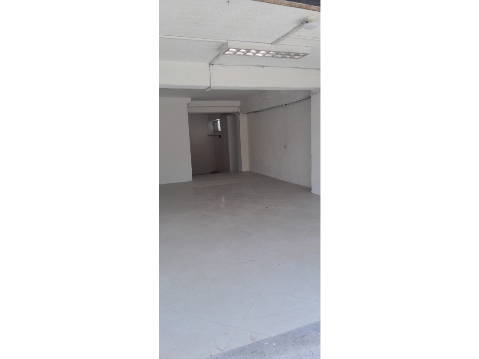 ARRIENDO LOCAL COMERCIAL 4 VIENTOS - 2