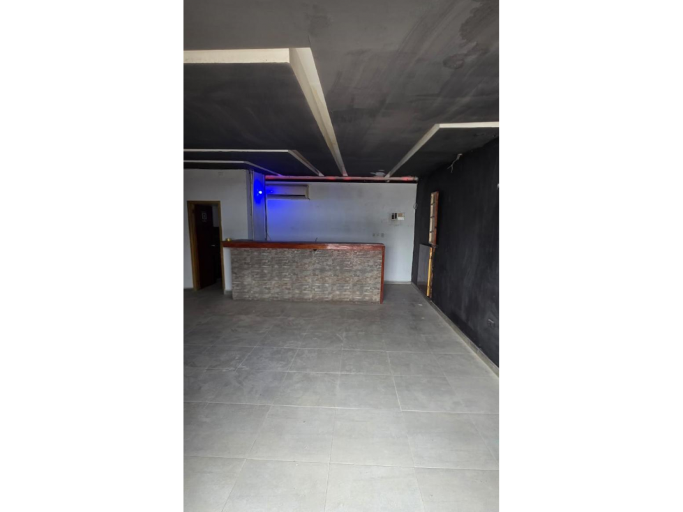 ARRIENDO LOCAL EN CARTAGENA DE INDIA - 2