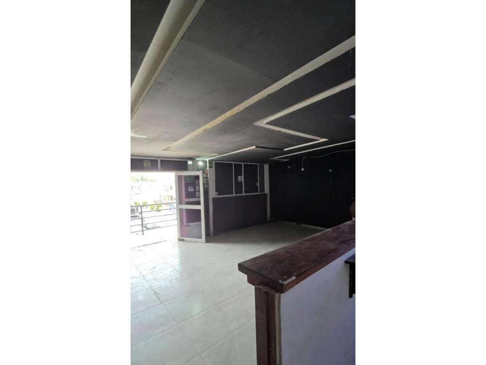 ARRIENDO LOCAL EN CARTAGENA DE INDIA - 3