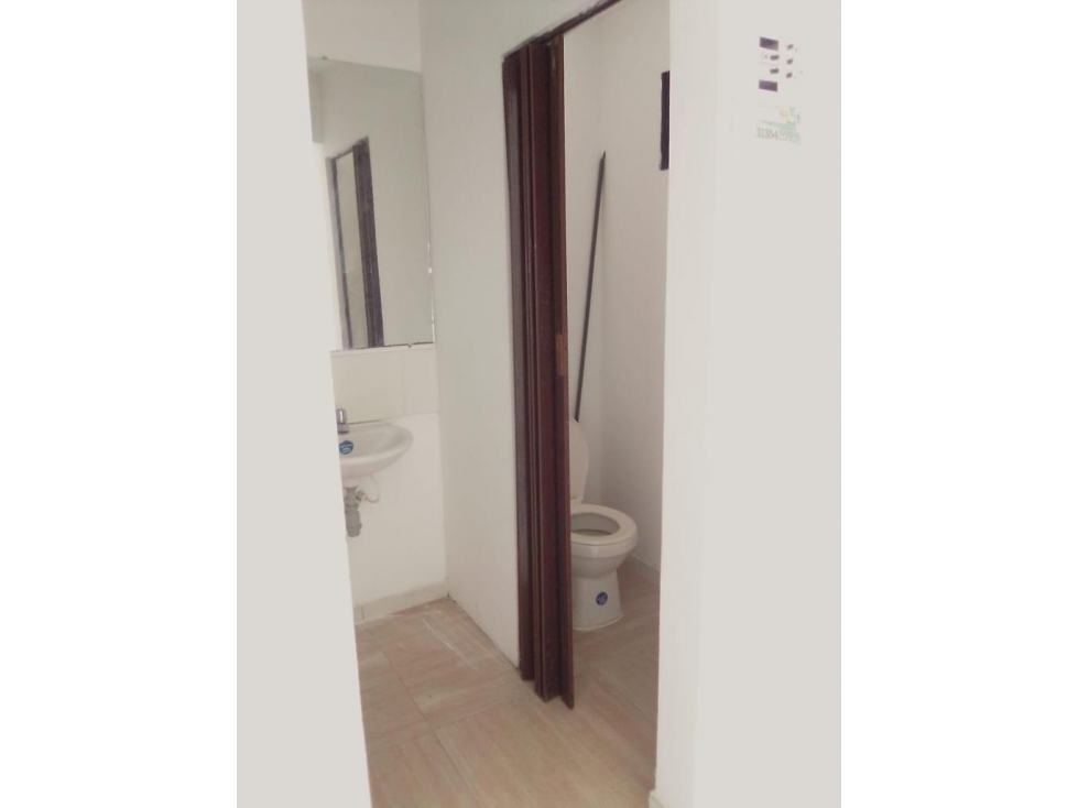 ARRIENDO LOCAL COMERCIAL U OFICINA BARRIO LOS ALPES - 4
