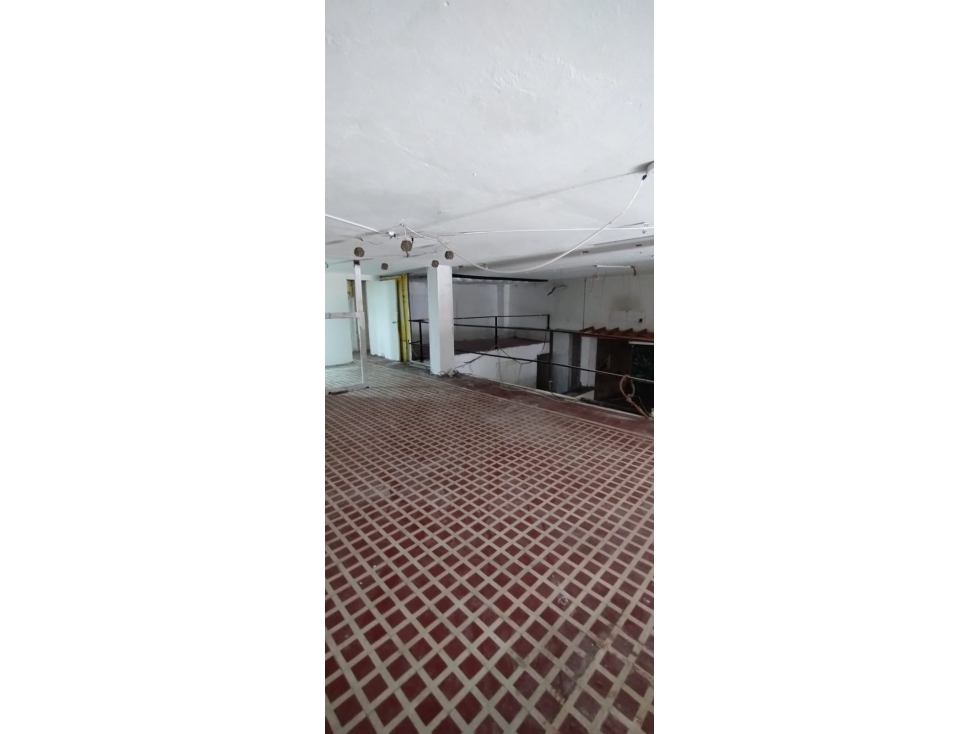 ARRIENDO CASA COMERCIAL- 2 NIVELES CENTRO DE CARTAGENA - 2