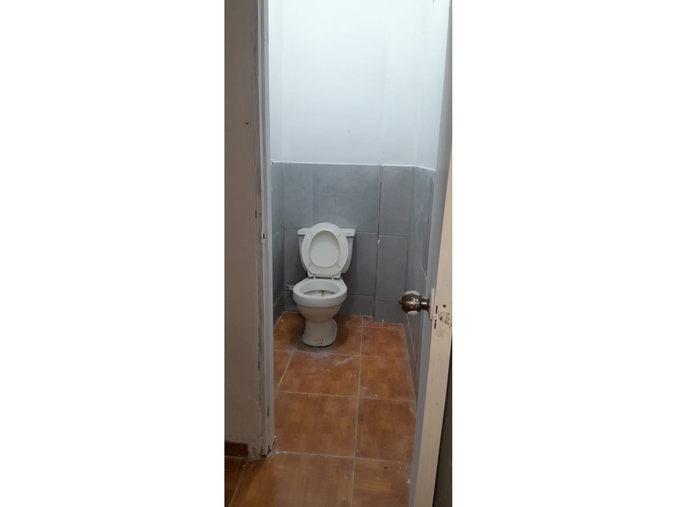 ARRIENDO LOCAL COMERCIAL 4 VIENTOS - 5
