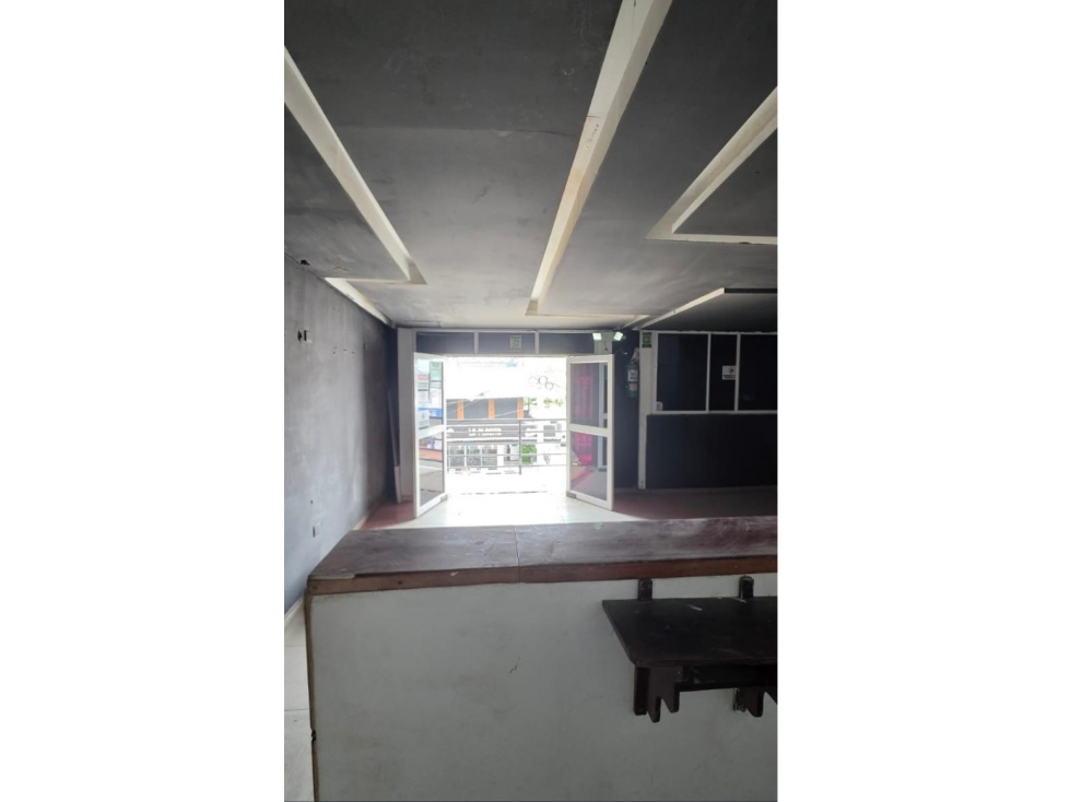 ARRIENDO LOCAL BARRIO LAS GAVIOTAS - 5