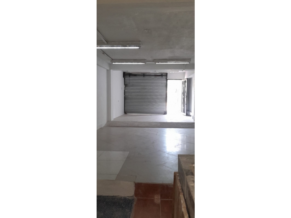ARRIENDO LOCAL COMERCIAL 4 VIENTOS - 6