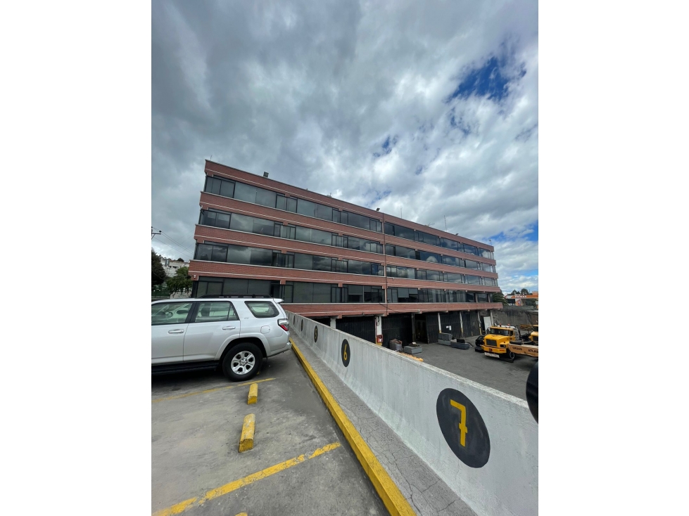 EN RENTA O VENTA EDIFICIO SECTOR NORTE DE QUITO