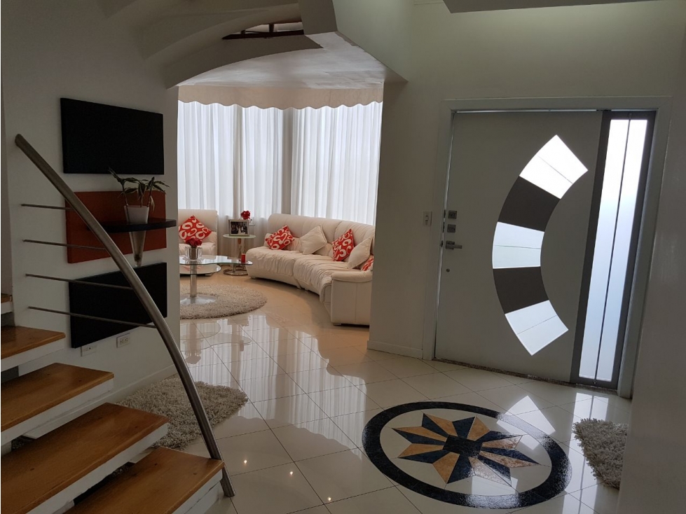 EN VENTA CASA CON TERRENO EN TANDA - 4