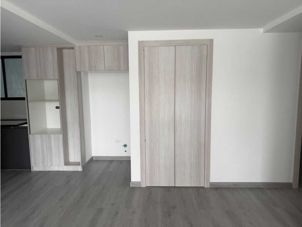 Suite amplia y cómoda en El Bosque Quito — foto 3