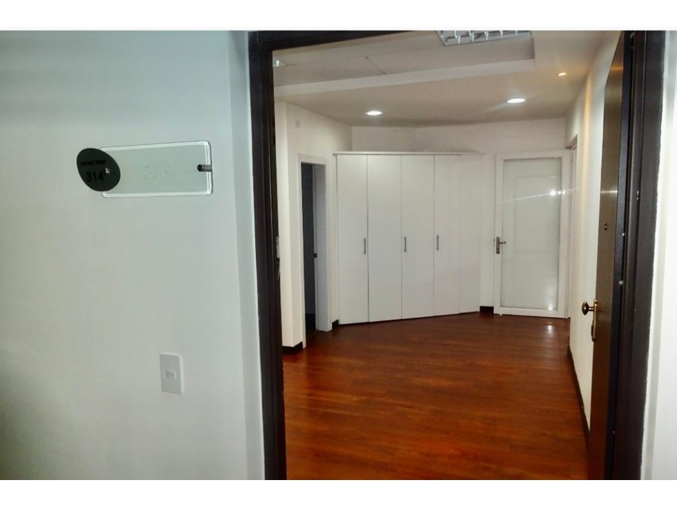 OFICINA CORPORATIVA EN ALQUILER O VENTA AV. SHYRIS — foto 2