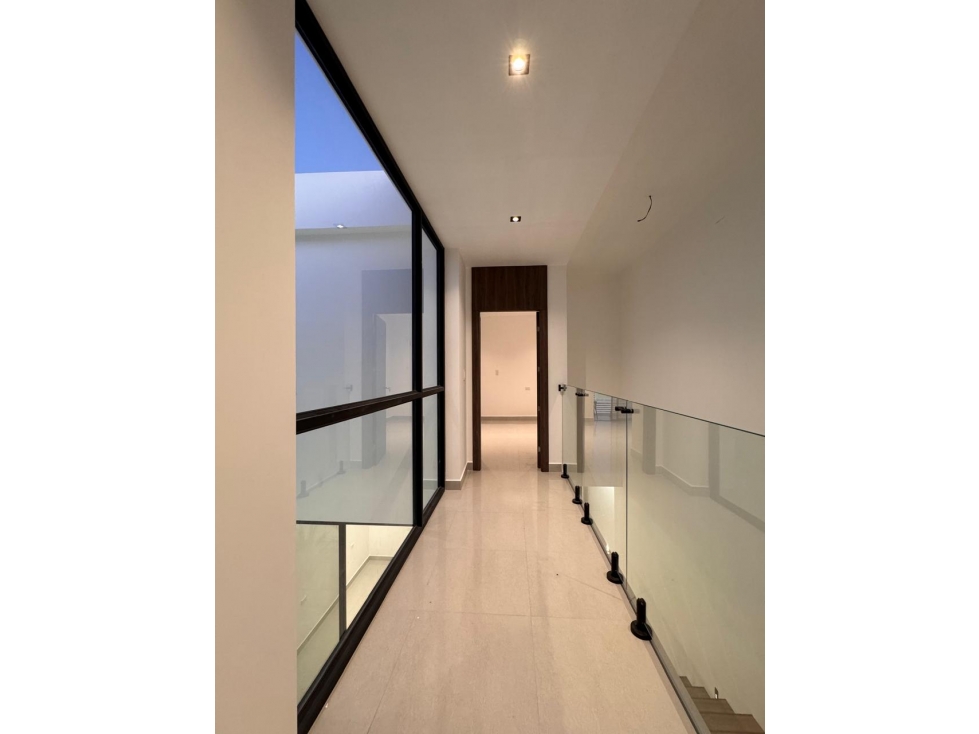 MODERNA CASA EN VENTA SALINAS, A METROS DEL MAR CON SEGURIDAD 24H00 — foto 3