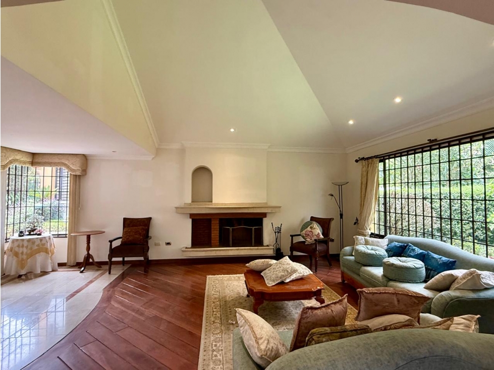 CASA EN VENTA O EN RENTA EN URBANIZACION CAMPO ALEGRE - MONTESERRIN
