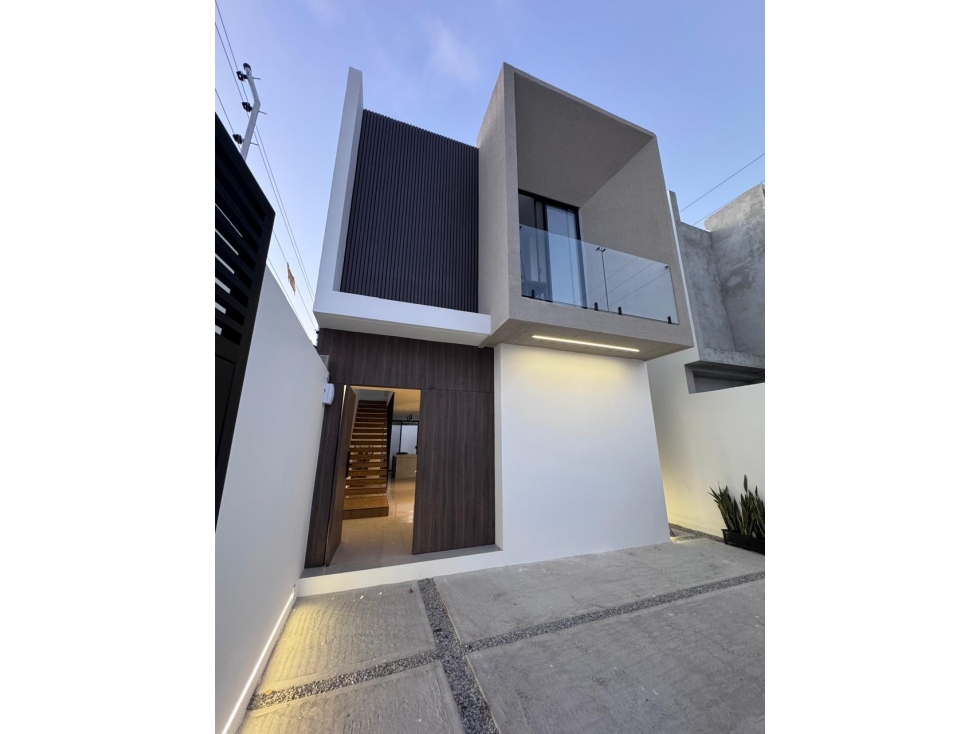 MODERNA CASA EN VENTA SALINAS, A METROS DEL MAR CON SEGURIDAD 24H00