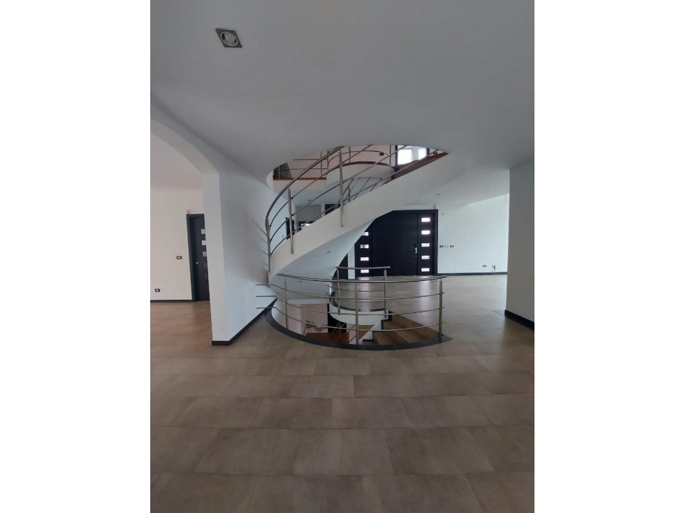 CASA DE LUJO EN ALQUILER CAMPO ALEGRE — foto 4
