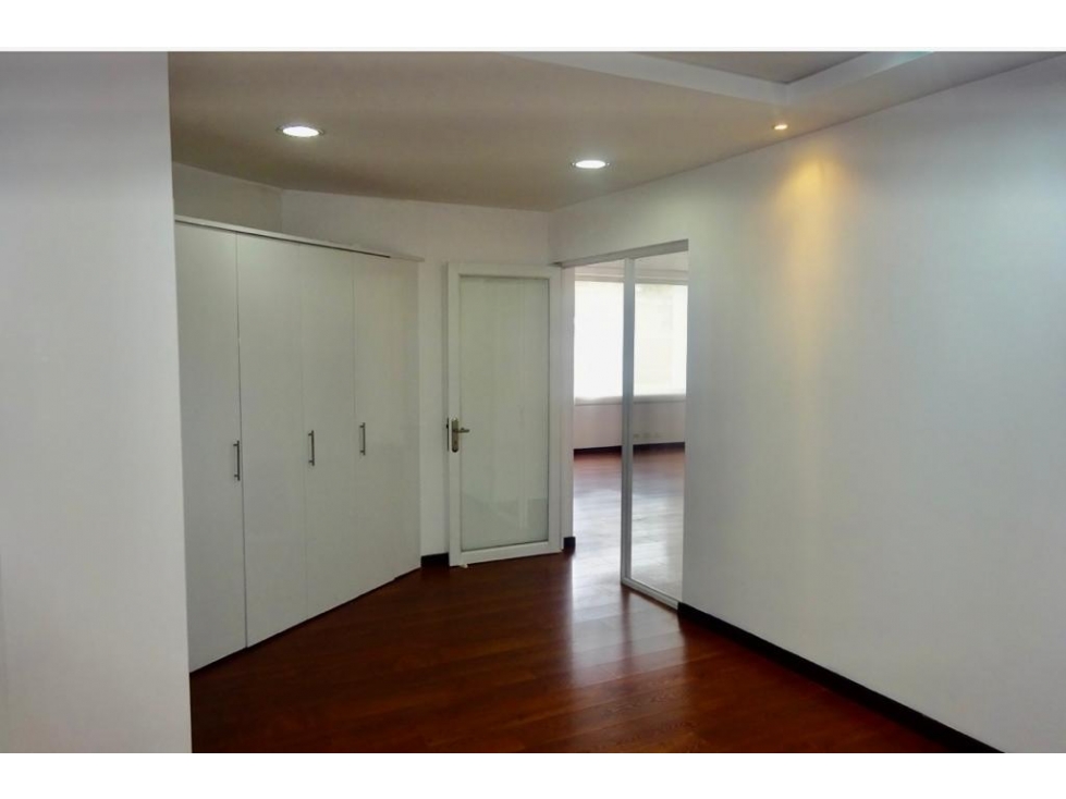 OFICINA CORPORATIVA EN ALQUILER O VENTA AV. SHYRIS — foto 4