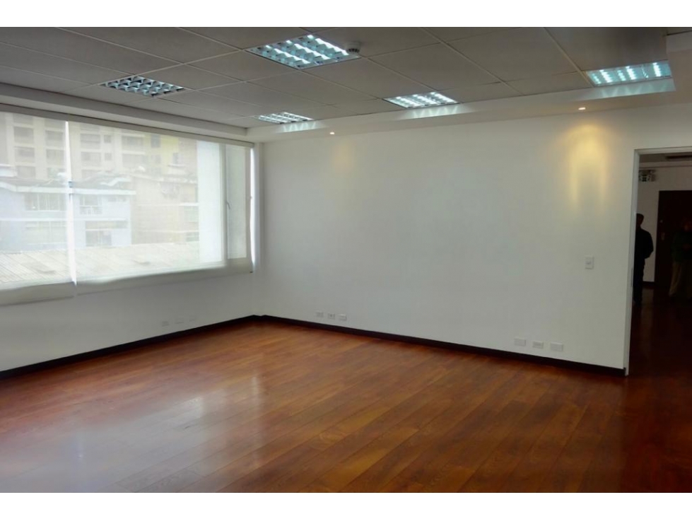 OFICINA CORPORATIVA EN ALQUILER O VENTA AV. SHYRIS — foto 5