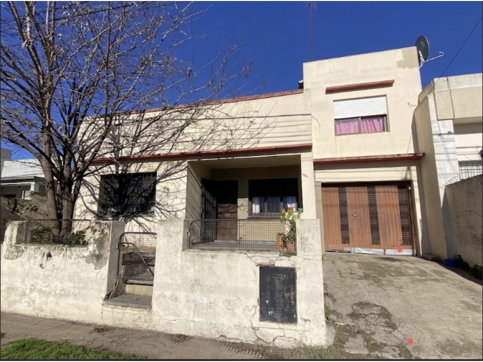CASA EN VENTA DE 4 HABITACIONES EN VILLA ITALIA TANDIL