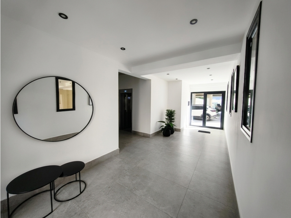 Dpto. Dos Dormitorios de Categoría a Estrenar. En Venta en Tandil — foto 2
