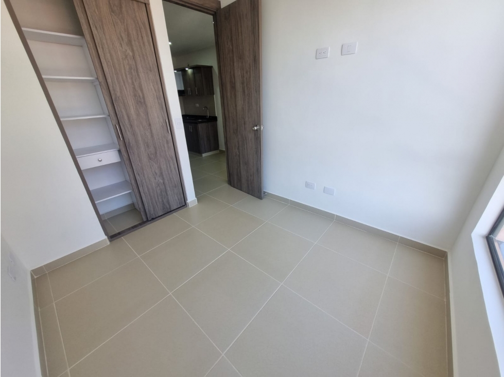 Se Arrienda Apartamento Con parqueadero Moto Simón Bolívar - 5