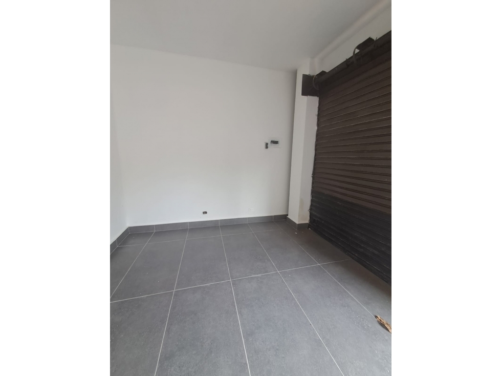 SE ARRIENDA LOCAL EN LAURELES — foto 3
