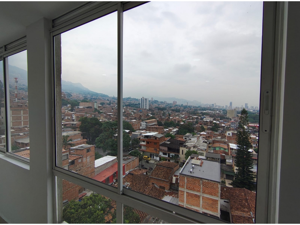 Se Arrienda Apartamento En Campo Valdes.