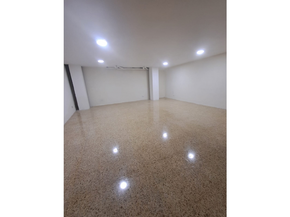 SE ARRIENDA LOCAL EN LAURELES — foto 6