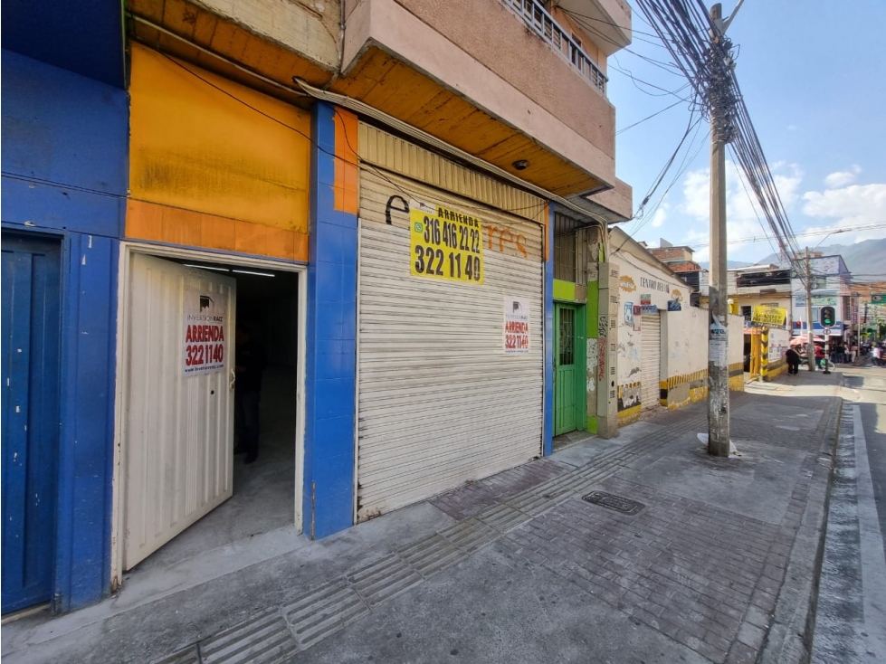 Se vende local cerca al parque de Bello. - 6