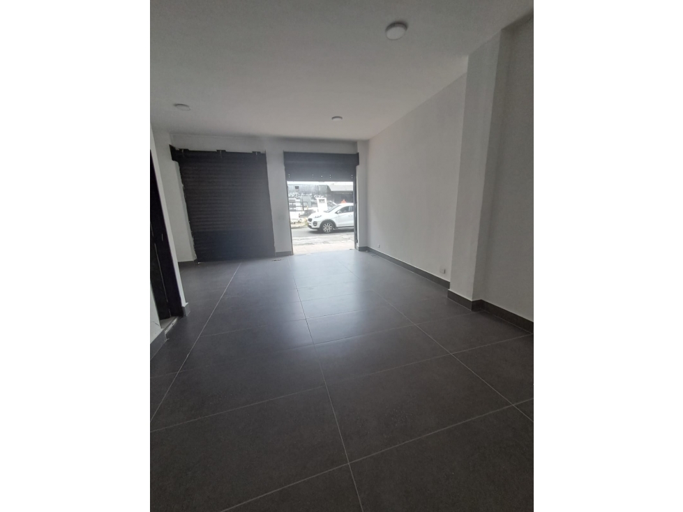 SE ARRIENDA LOCAL EN LAURELES — foto 4