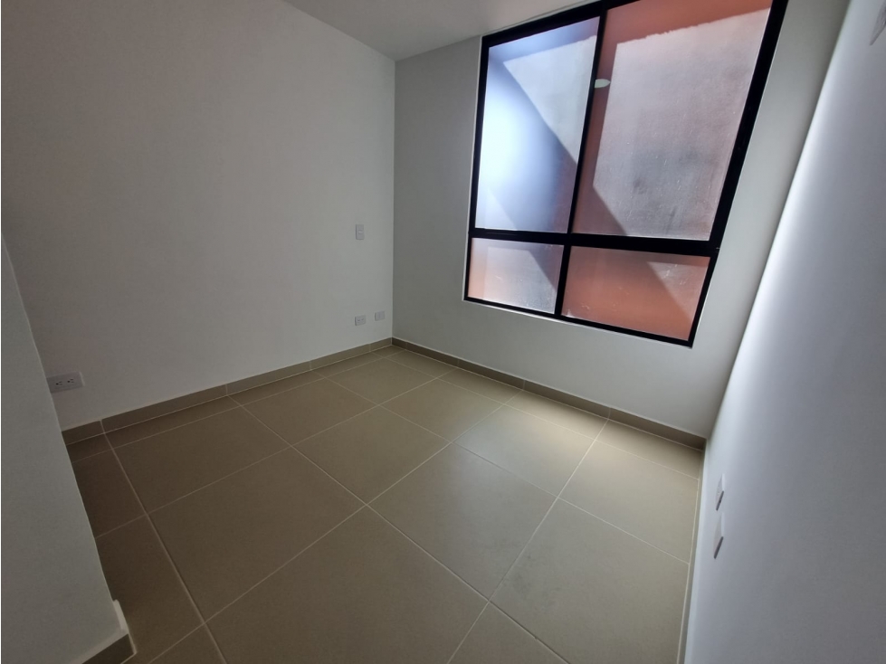 Se Arrienda Apartamento Parqueadero Carro en Laureles. — foto 5