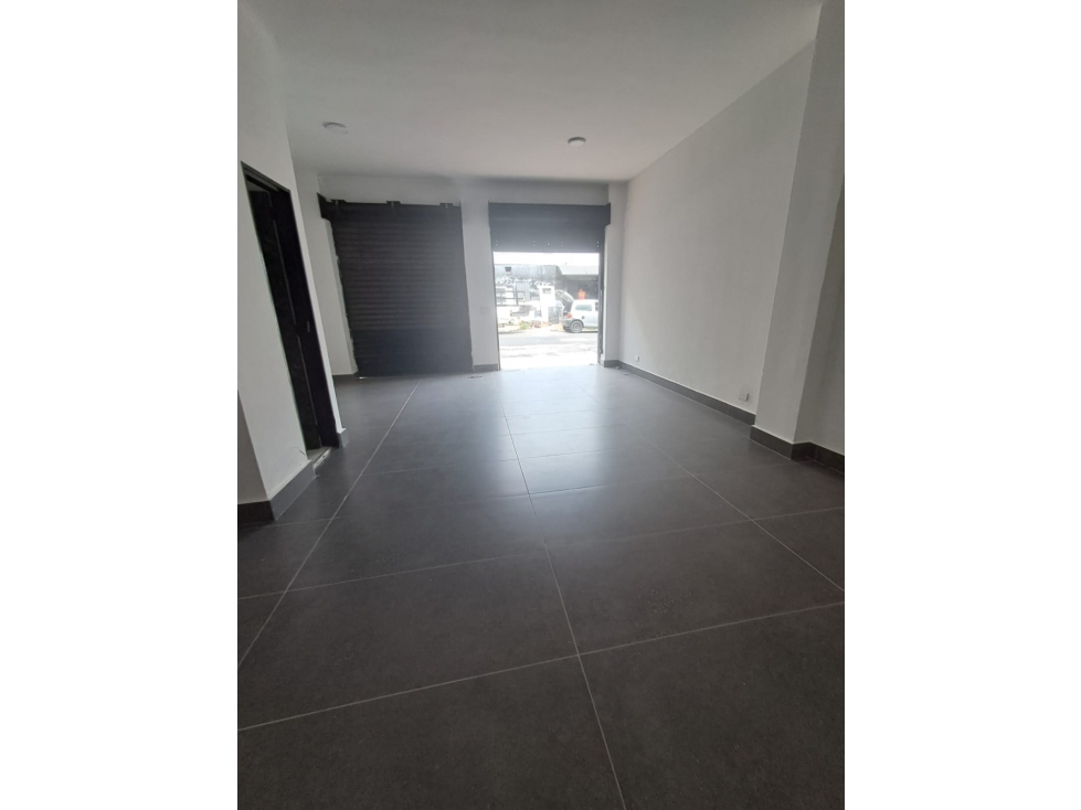 SE ARRIENDA LOCAL EN LAURELES — foto 5