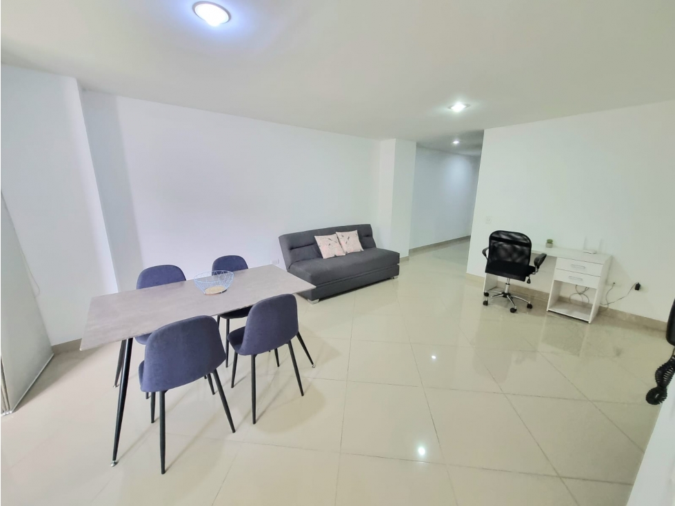 Alquilo apartamento amoblado en Laureles de 2 alcobas y balcón. — foto 4