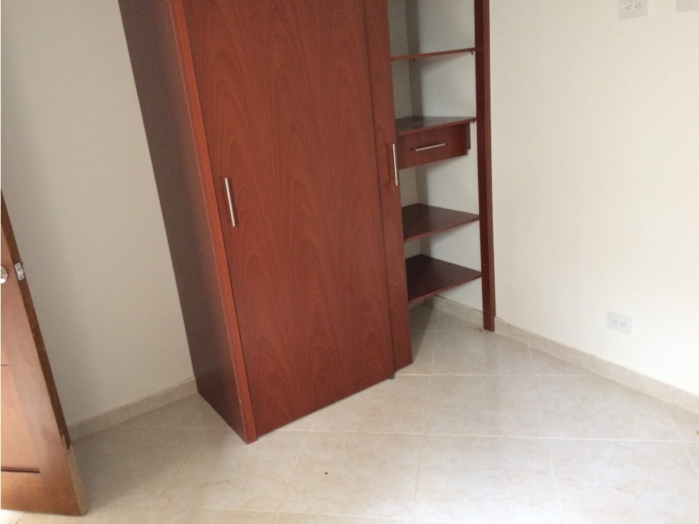 Hermoso apartamento Interno en laureles de dos alcobas con PQ. - 2