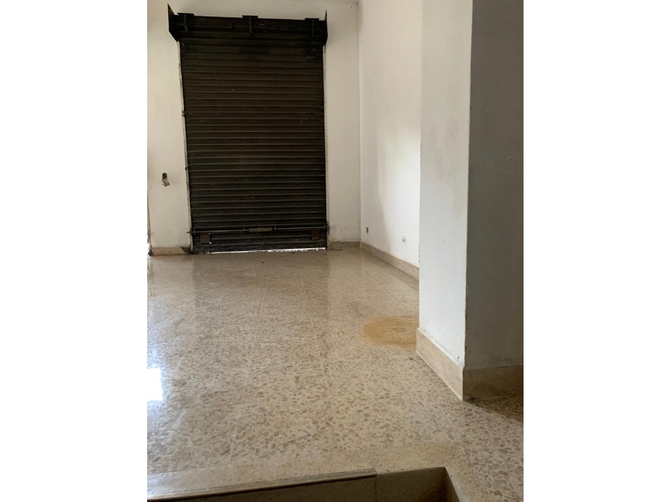 SE ARRIENDA LOCAL EN LAURELES — foto 4