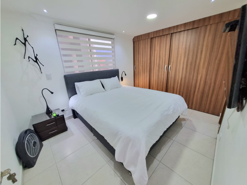 Arriendo apartamento amoblado de 2 alcobas en Laureles. — foto 6