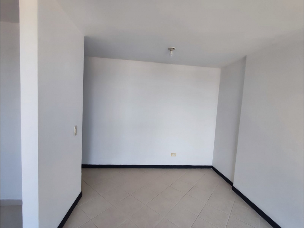 Se Arrienda Apartamento con parqueadero en Calasanz parte baja. — foto 3