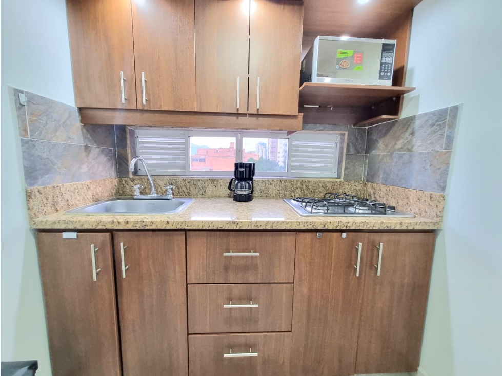 Arriendo apartamento amoblado de 2 alcobas en Laureles. — foto 5