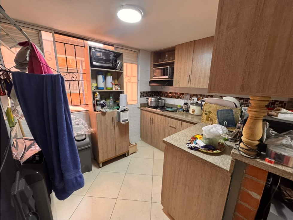 Se Vende Dúplex de 5 Alcobas y Parqueadero Propio — foto 2
