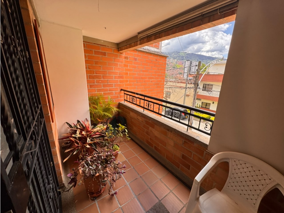 Se Vende Dúplex de 5 Alcobas y Parqueadero Propio