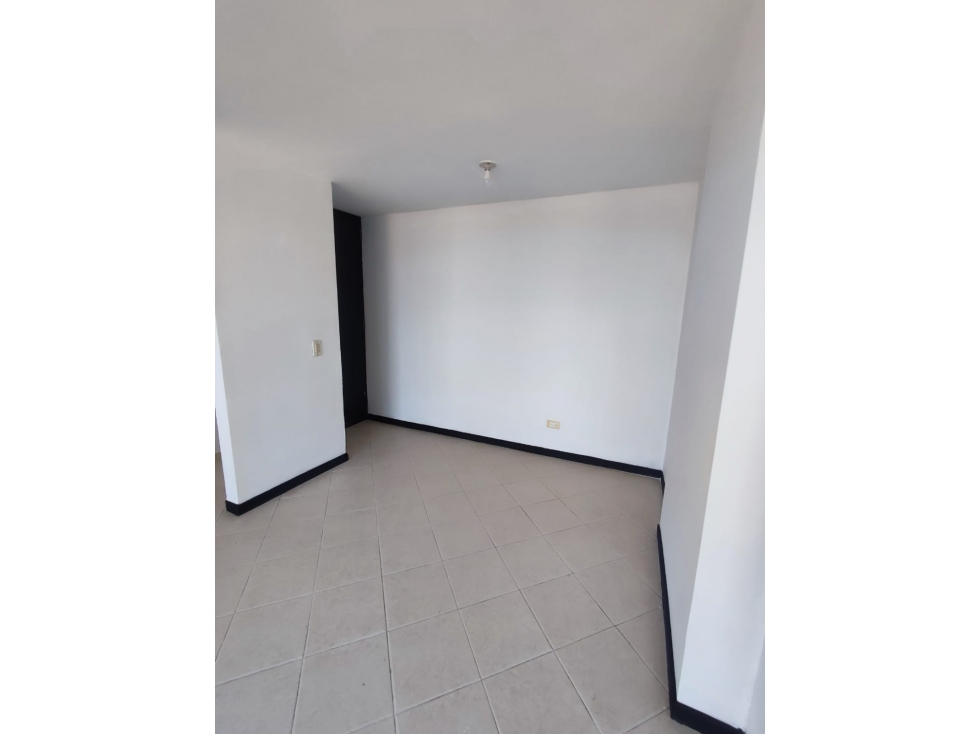 Se Arrienda Apartamento con parqueadero en Calasanz parte baja. — foto 4