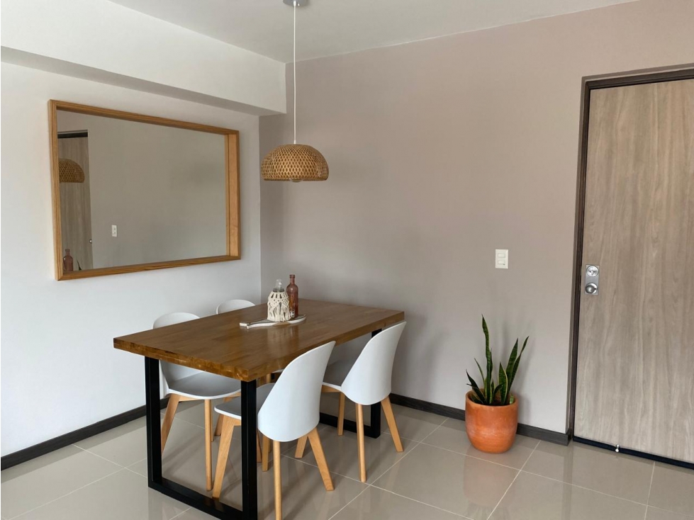 Vendo apartamento de 3 alcobas con parqueadero y cuarto útil en Niquia — foto 2