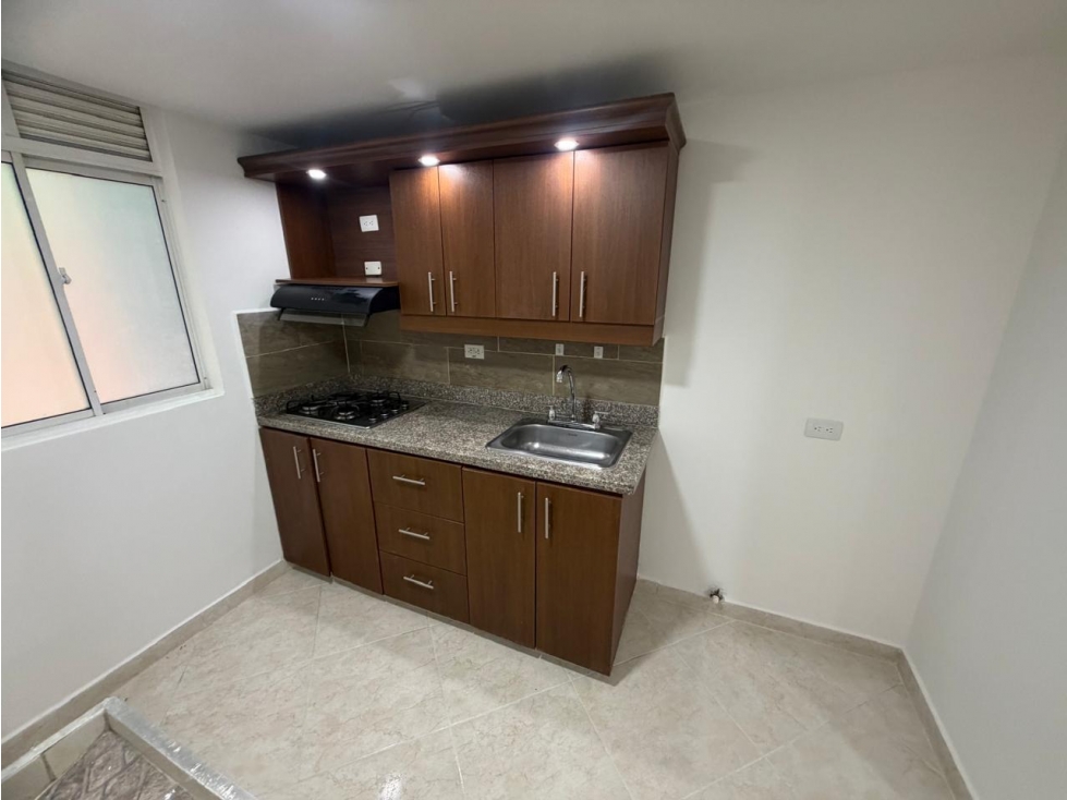 ARRIENDO APARTAMENTO EN LAURELES CON PARQUEADERO — foto 4