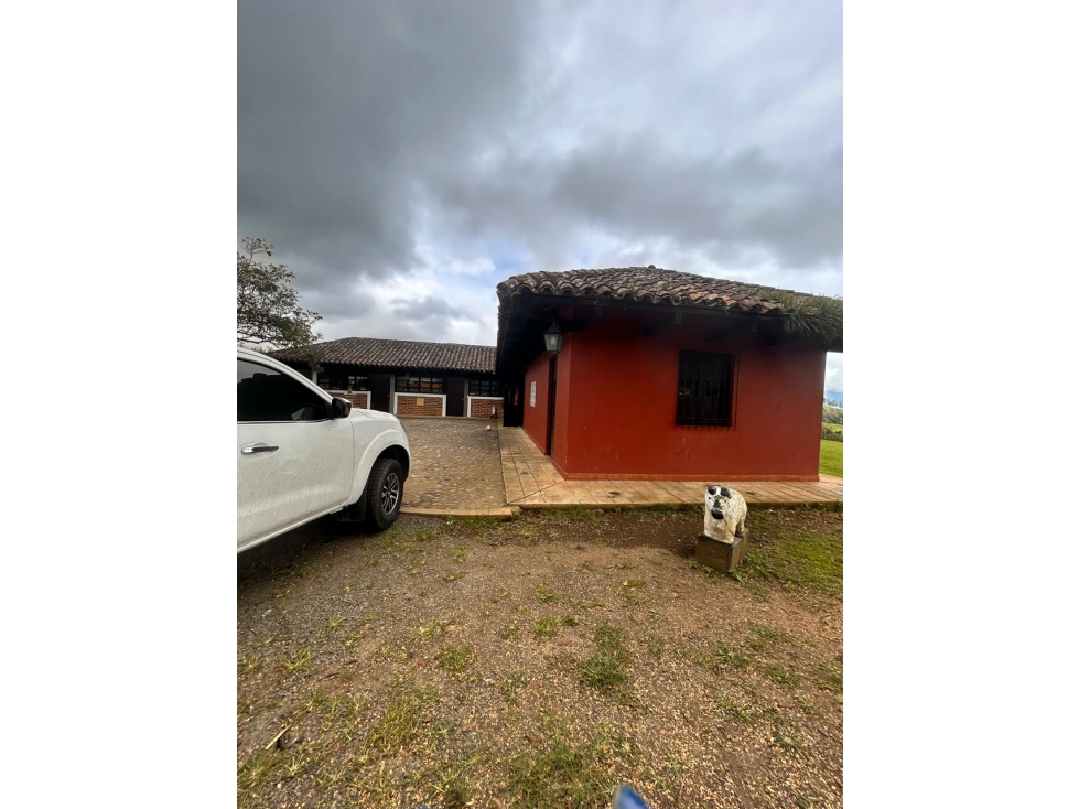 VENTA Lote con posibilidad de proyecto turístico". LAGO CALIMA - 3